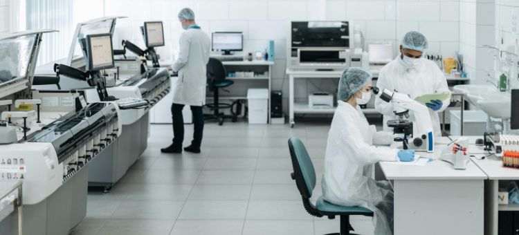 Análise CFD de DCV para instalações laboratoriais