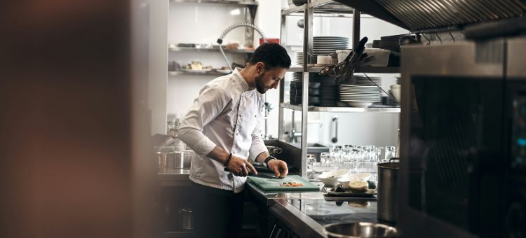 Engenharia de ambientes críticos em cozinhas profissionais